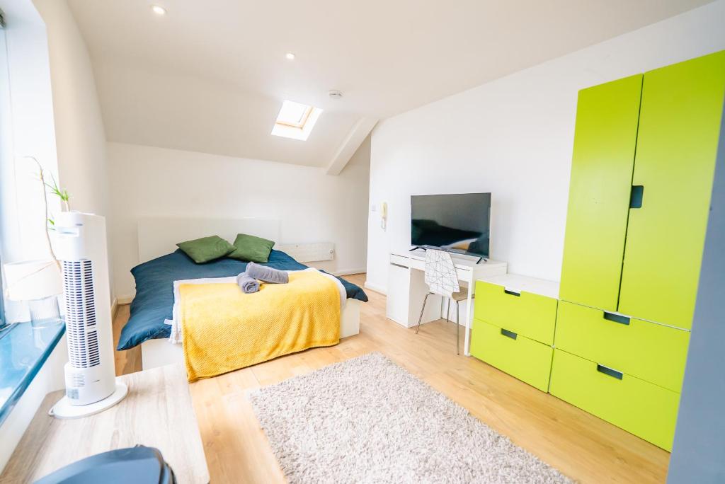 Modern Design Studio Apartment, Cardiff