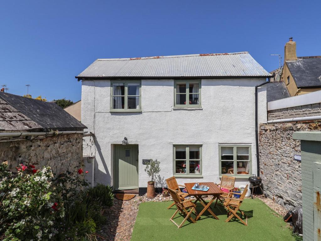 Cleve Cottage, Lyme Regis