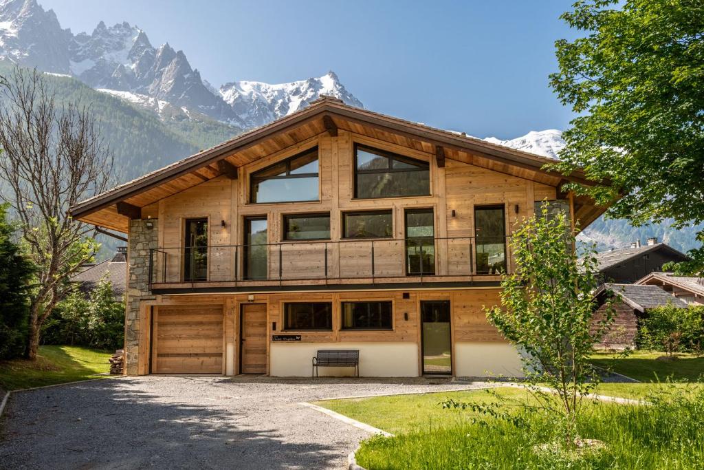 Chalet Papillon - Alpes Travel - Detached Chalet - Les Praz - Sleeps 8-10, Chamonix-Mont-Blanc