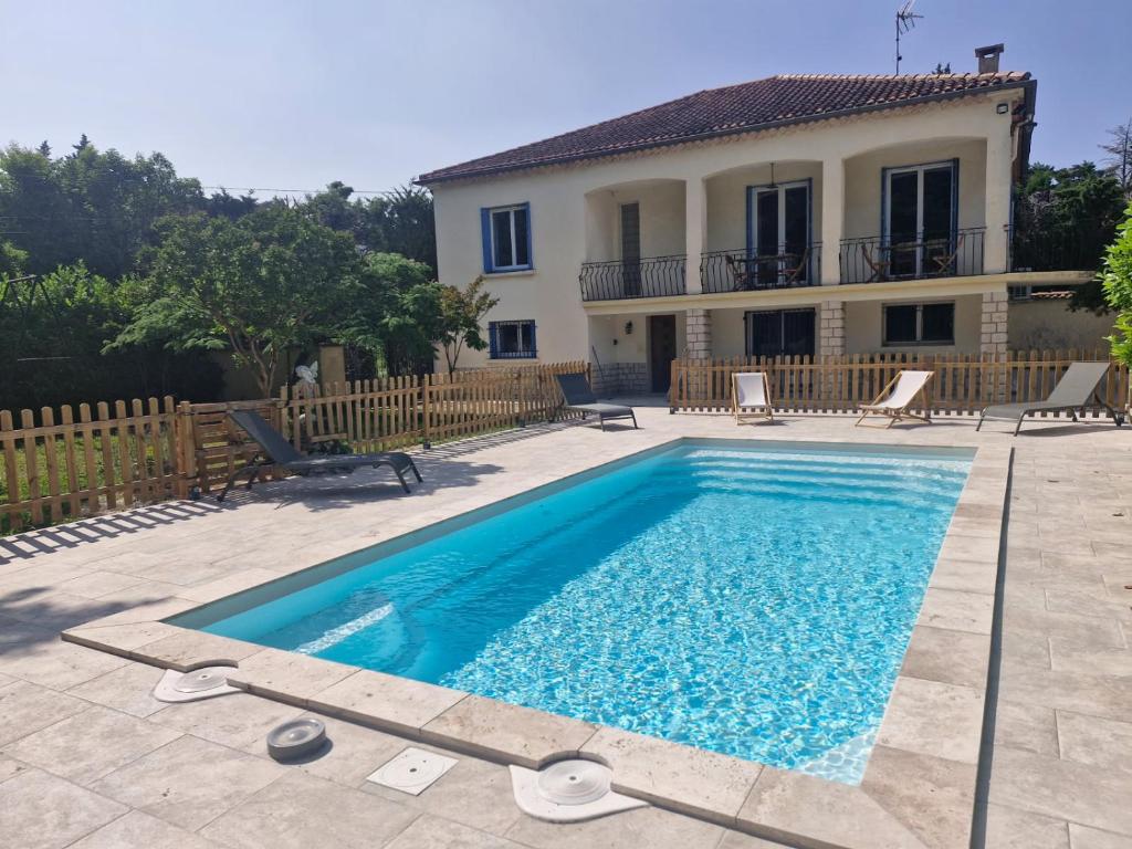 A l'ombre de l'olivier, Orgon