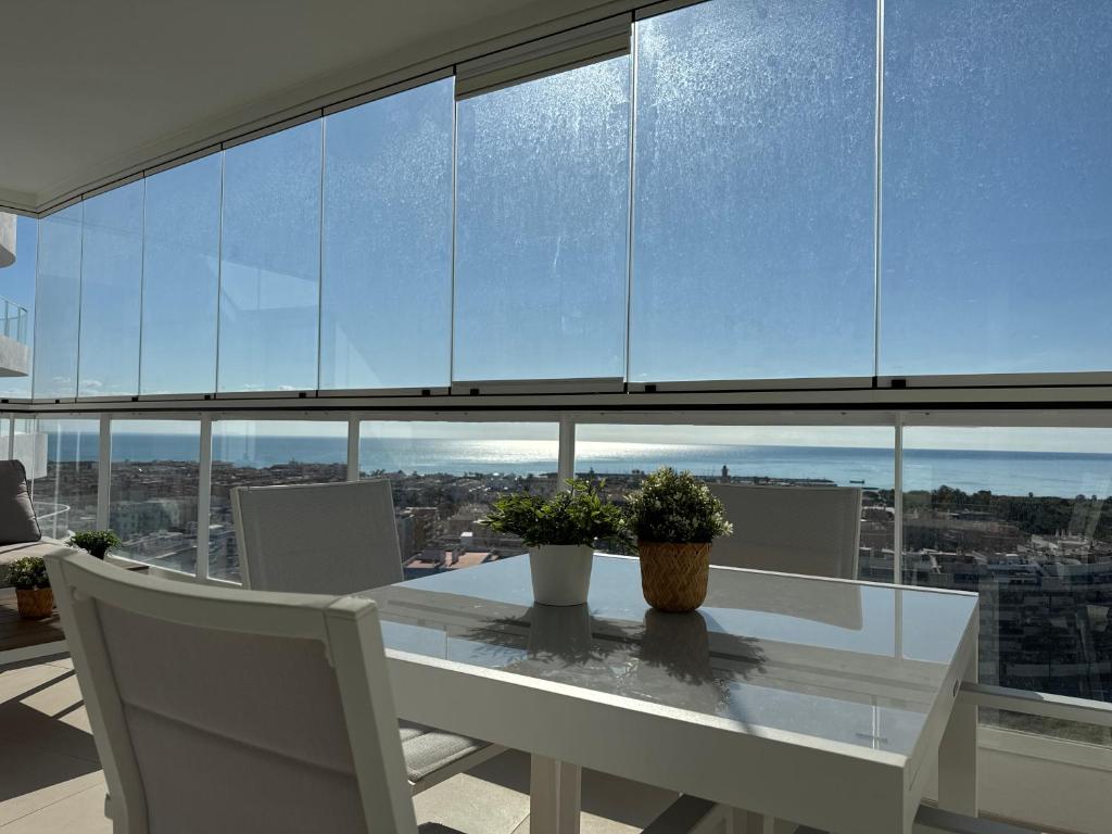 Gran Canet Salva, moderno apartamento con terraza y vistas al mar - 3