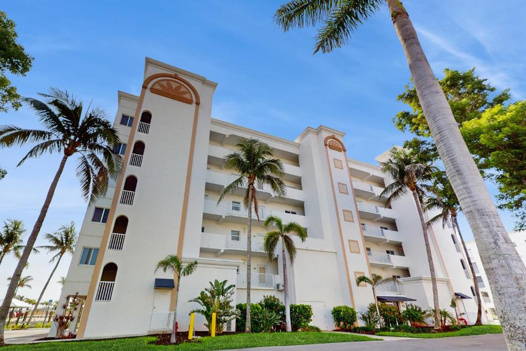 Tide Me Over, Fort Myers Beach