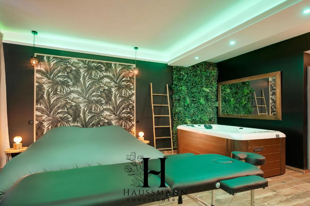 Love Room Nancy Jacuzzi et coin massage - 1