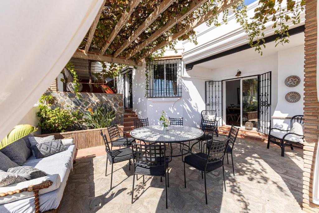 Luxurious villa in Tamango Hill - 3