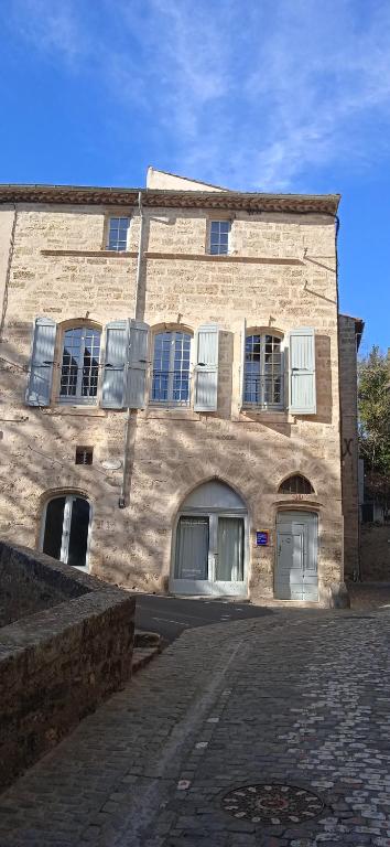 Studio accolade, Pézenas