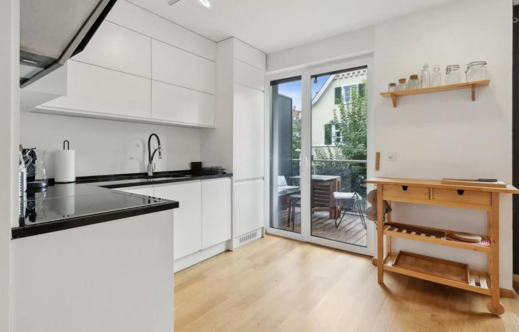 BASELiving Apartment 5 - 2 grosse Balkone - Bahnhof SBB, Basilej