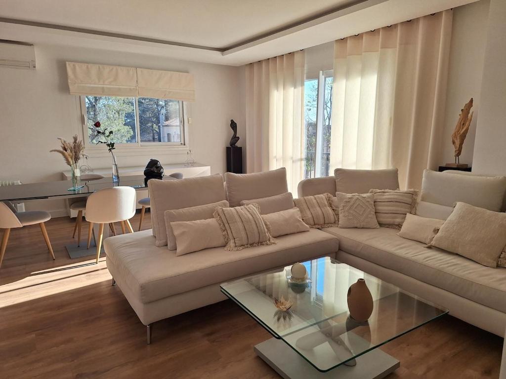 VILLA ETAGE PROCHE BORD DE MER QUARTIER Boulouris - 1