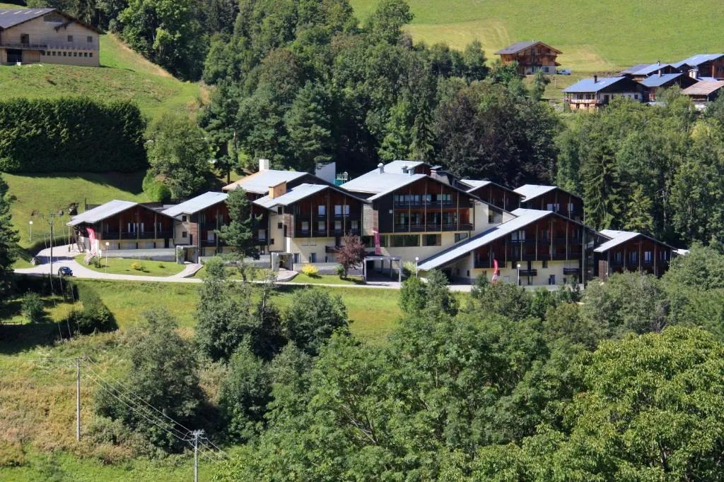Azureva Areches，位于阿雷什的酒店
