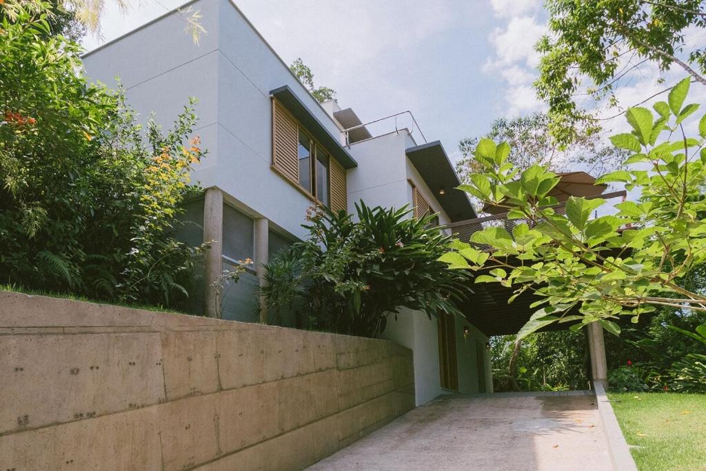 Casa moderna com Jacuzzi à 5 minutos da praia, Ubatuba