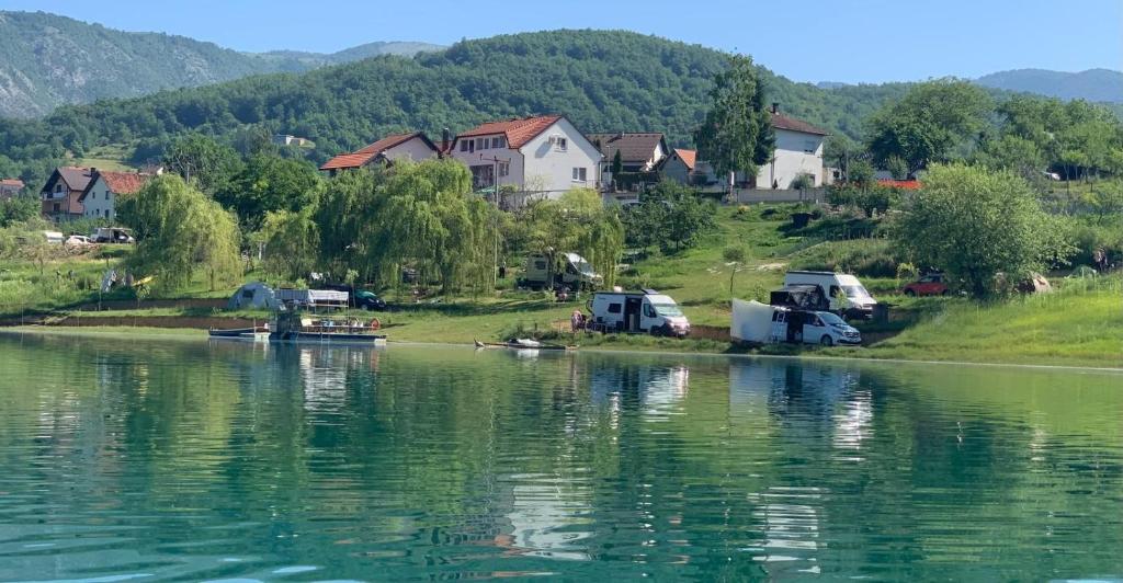 Kamp Markešić, Šćit