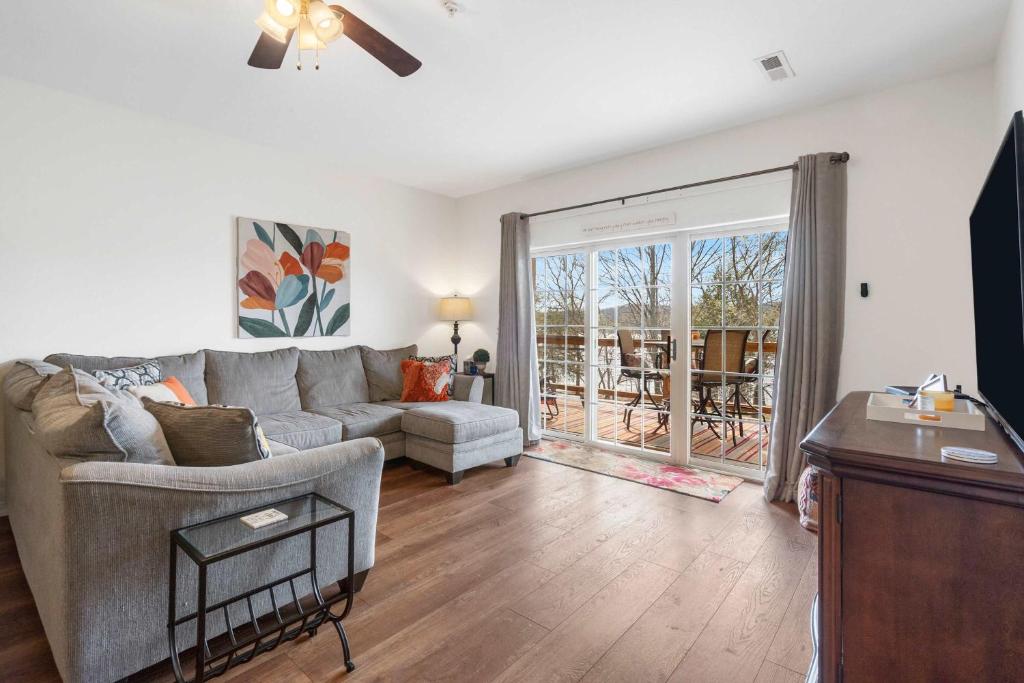 Lakefront Sanctuary II at Indian Point, Branson