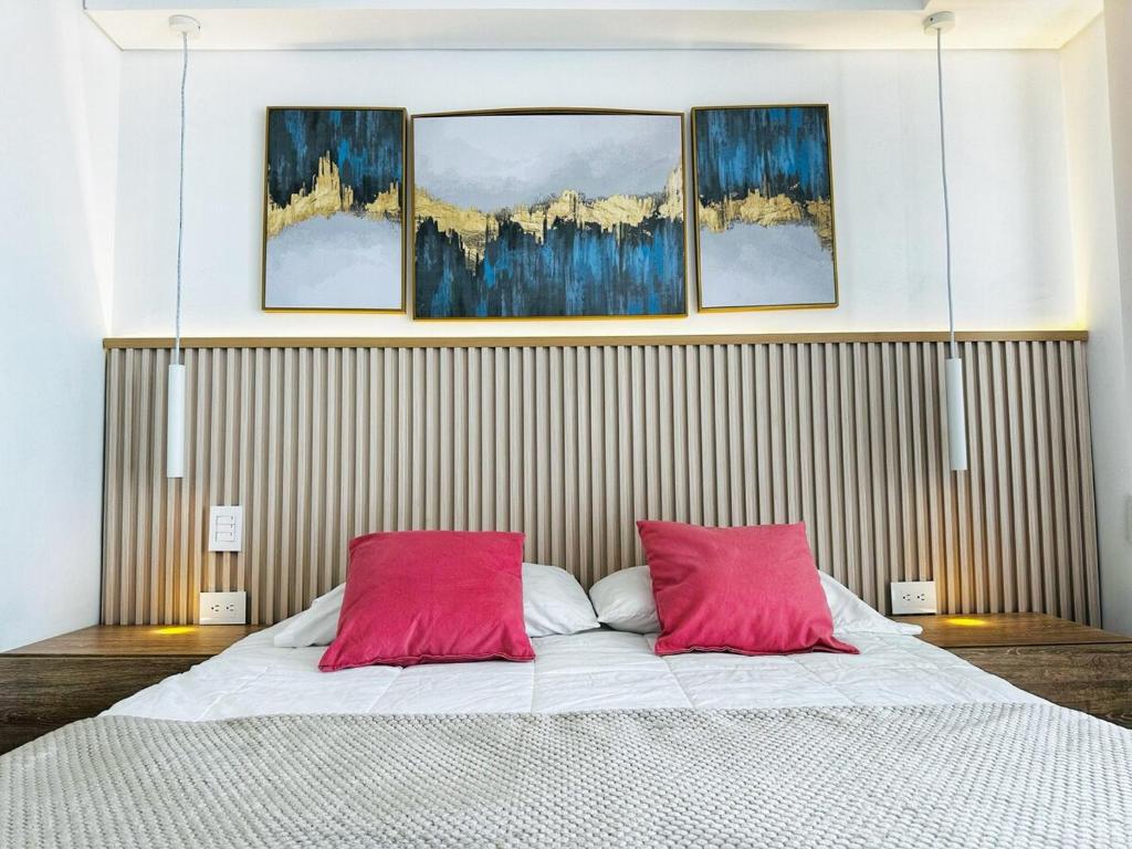 Amazing loft - 2 minutes from the airport! - 3