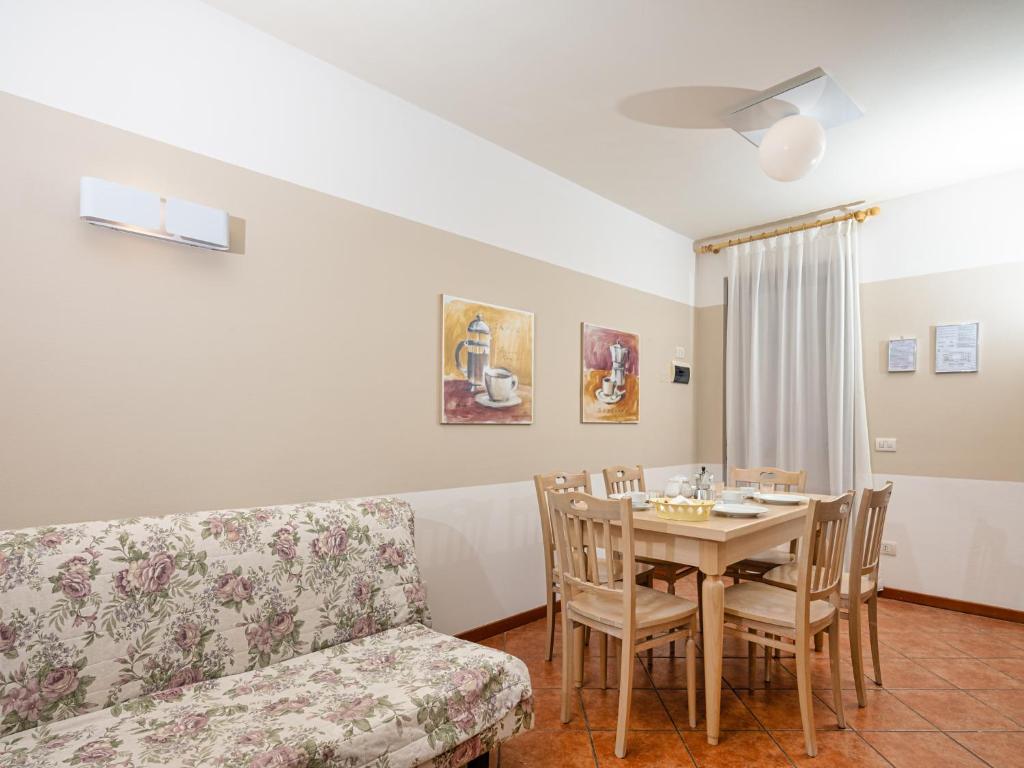 Apartment in Peschiera del Garda 22085 - 2