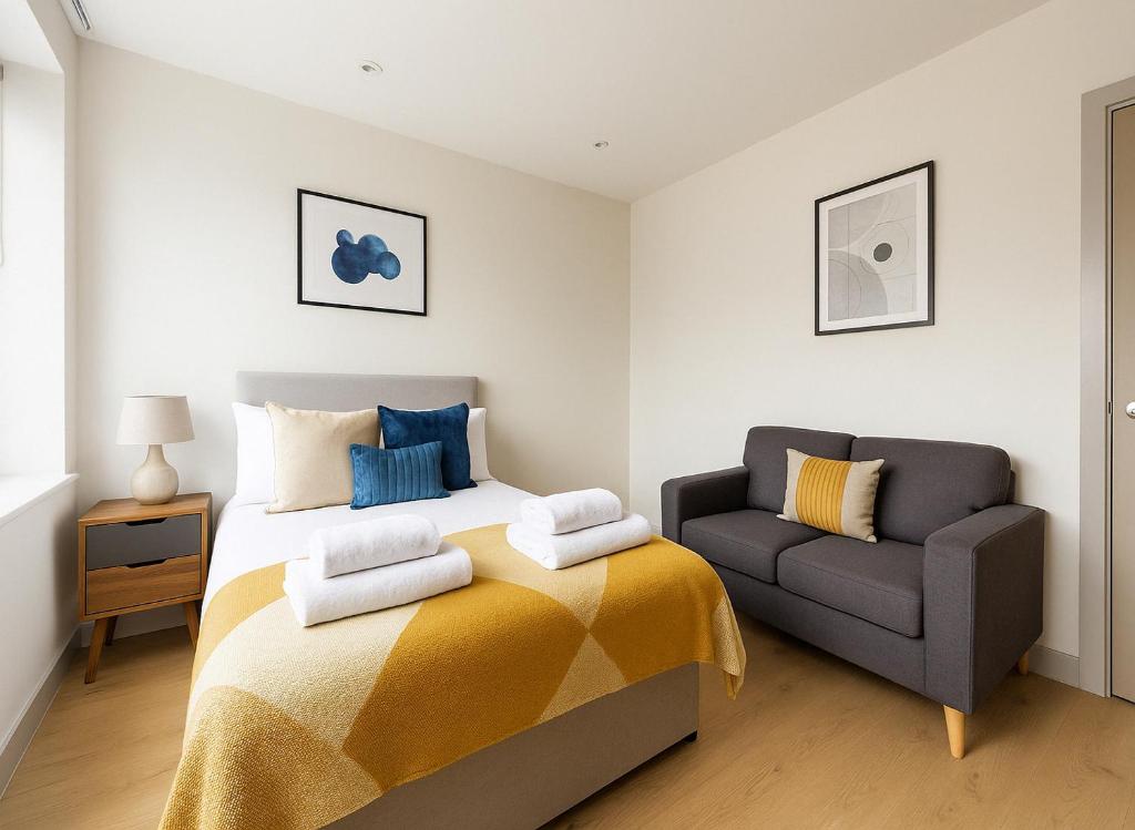 Bright Studio Flat - Walk to River Thames & Kingston Town, Surbiton