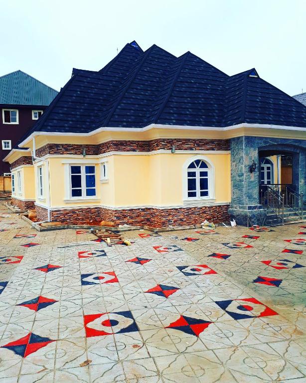 2 bedroom available for shortlet, Owerri