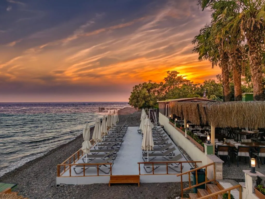 Kayalar Blue Beach Hotel, hotel in Sazlı