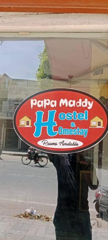 Papa Maddy Hostel & Homestay, Tājganj