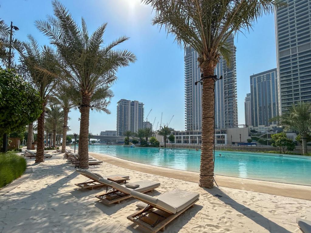 Elegant at Creek Beach Lotus 1BHK, Dubai