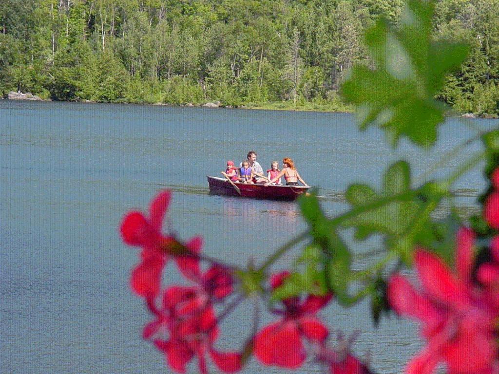 Auberge du Lac Morency — Hotel in Saint-Hippolyte (QC)