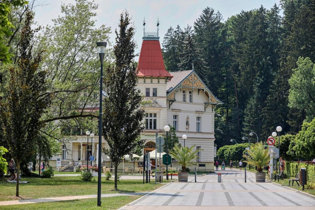 Garsonka - Luhačovice, Luhačovice