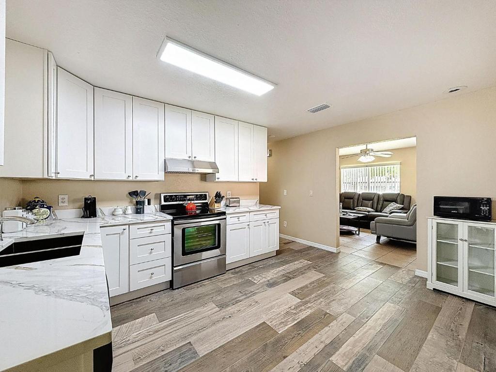 Screened Patio | Fenced Yard | Walk to St. Joseph's Hospital, Tampa