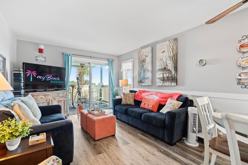 Oceanfront WC Villa- Pool, Corner Balcony, King Bed, Myrtle Beach