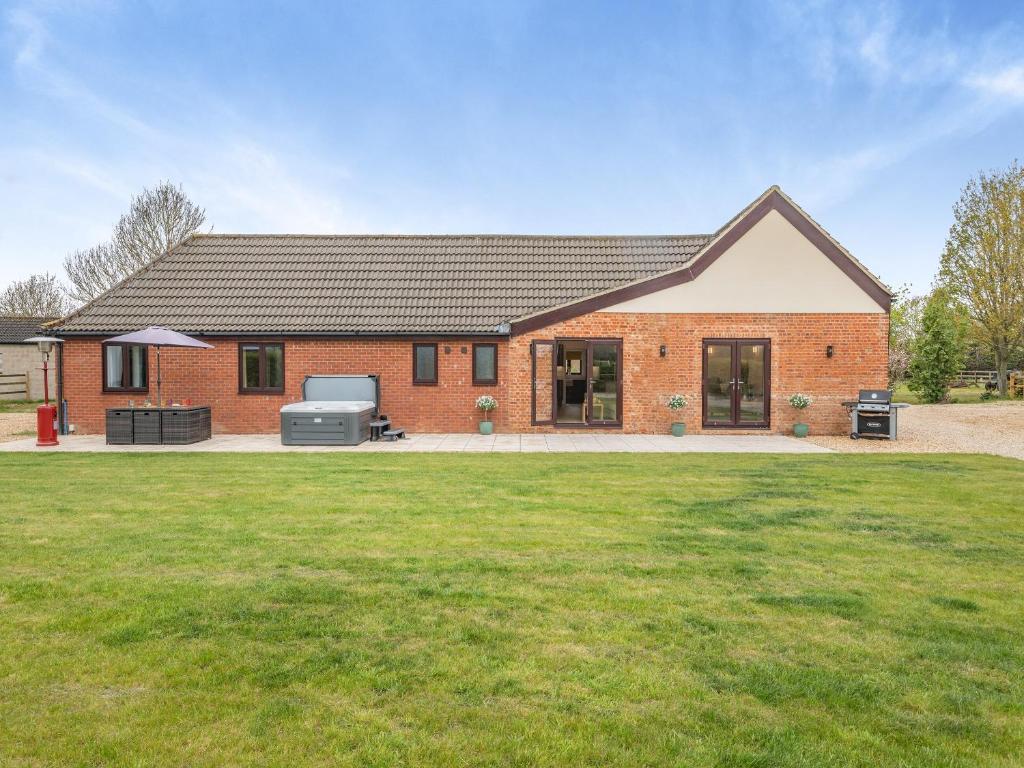 Bumble Bee Farm, North Tuddenham