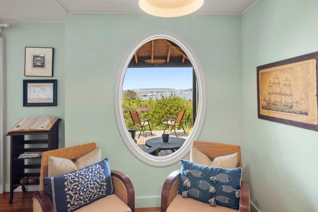 Stunning Water Views Sleeps 14, Wellfleet