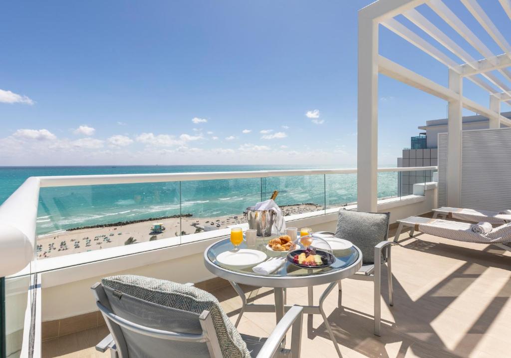 Balcony/terrace, The Palms Hotel & Spa in Miami Beach (FL)