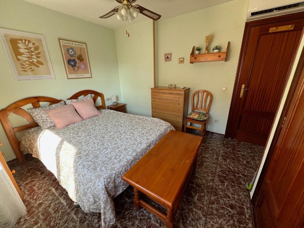 Apartment on Paseo Rosa dels Vents with AC - 4