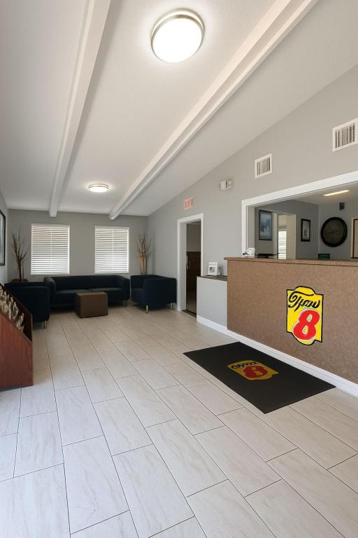 Super 8 by Wyndham Lantana West Palm Beach, Lantana