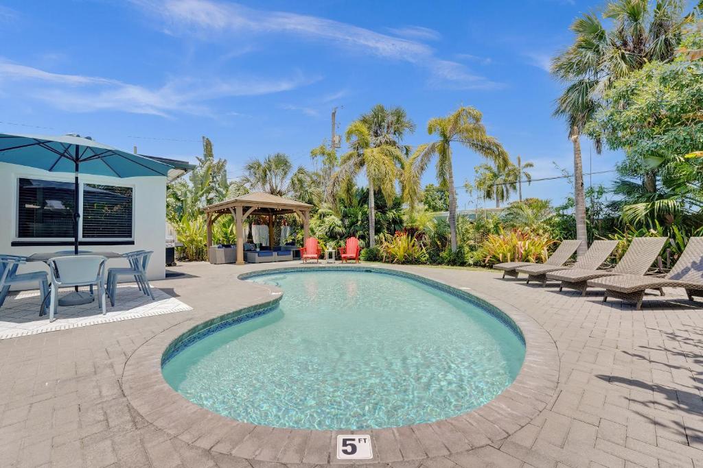NEW! Private Oasis with Heated Pool Minutes to Wilton Dr and the Beach, Fort Lauderdale