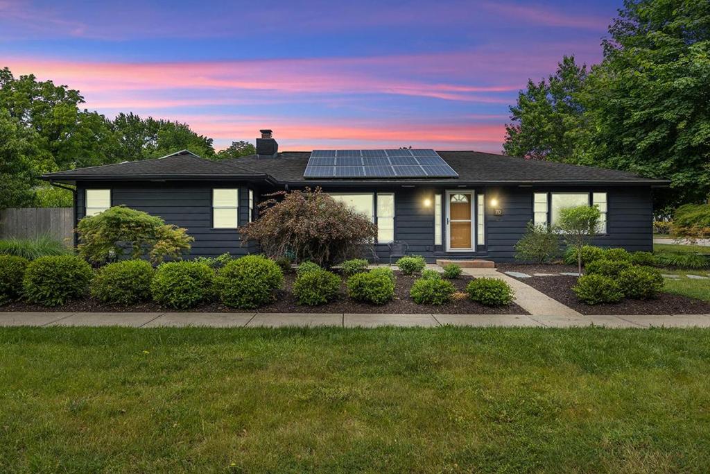 Captains Cove, Douglas