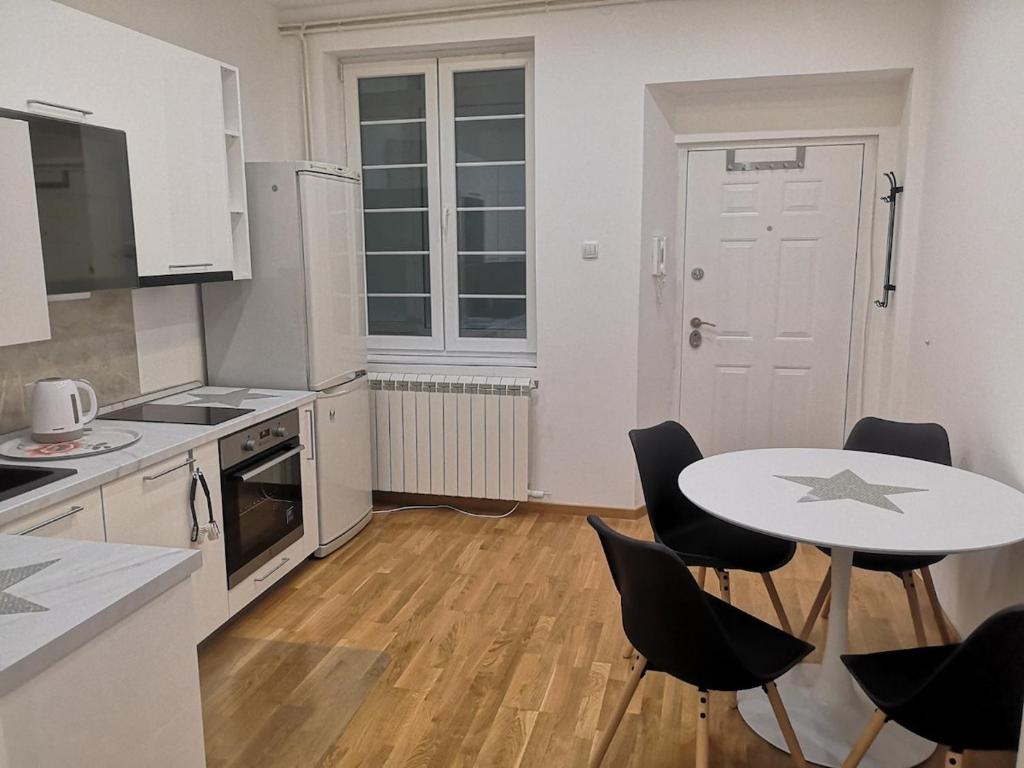 Modern apartment in the city center - 3