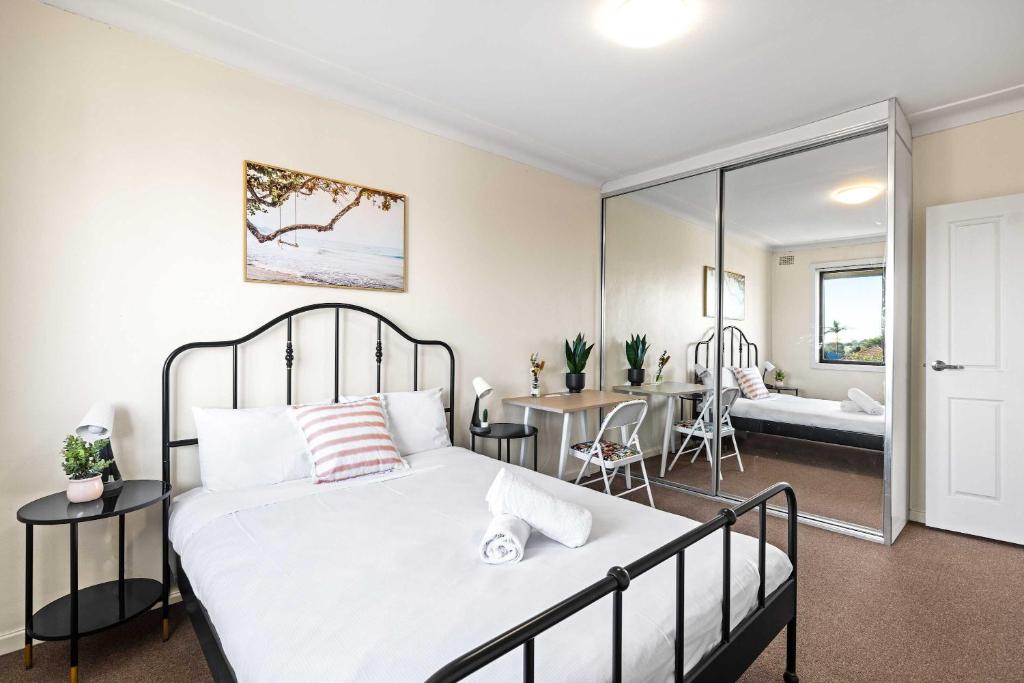 Comfy 2BR Base in Auburn - Easy Access Everywhere, Sydney