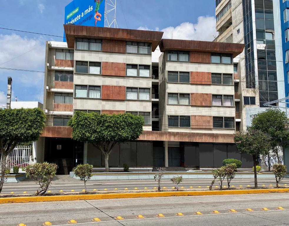 BaW Mateos 809P, León