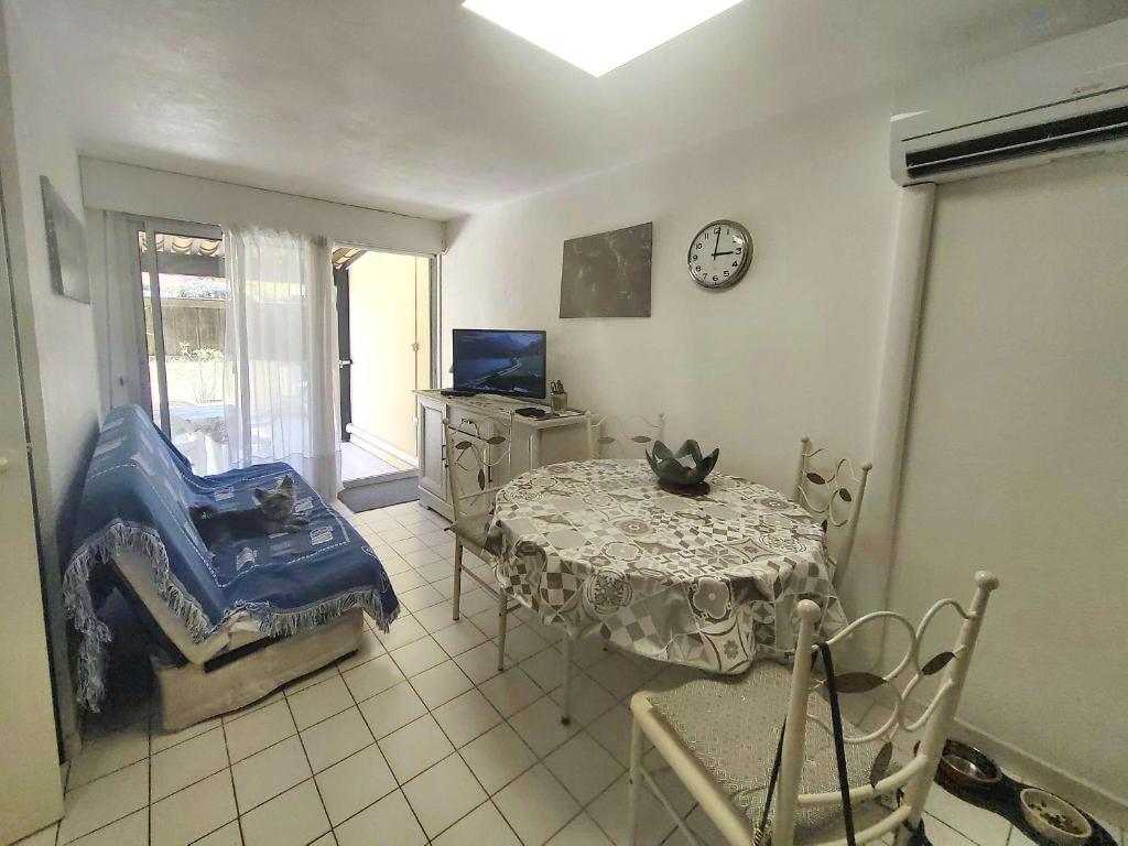 Cap d'Agde: Joli T2 Climatisé à 50m Plage, 4 Pers - FR-1-607-227 - 2