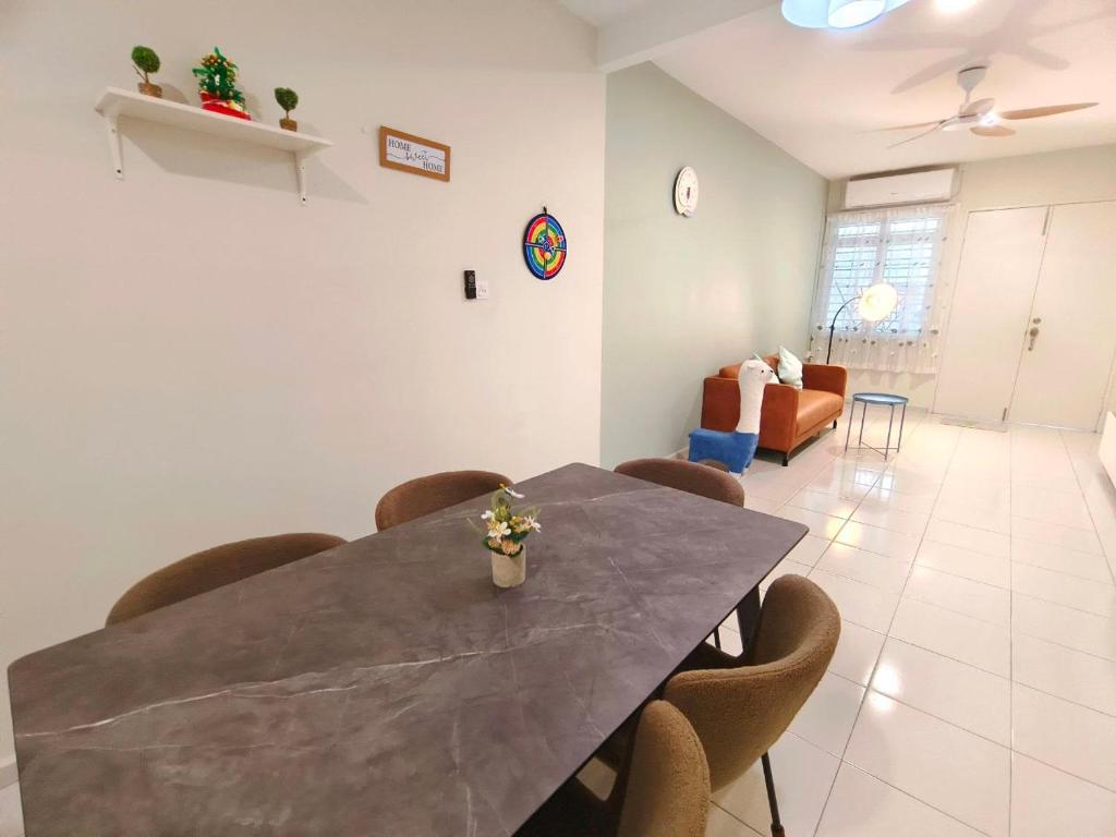 Cozy Batu 4-Game, Neflix, Water Dispenser, Keluang