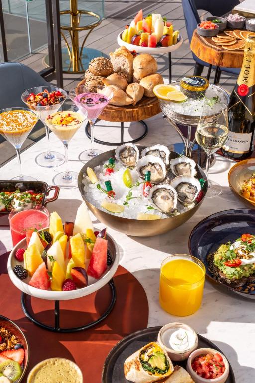 Mâncare şi băutură