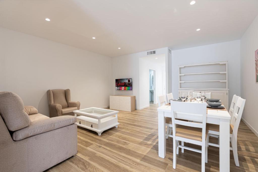 SOLGUEST Aparthotel Estepona - 4