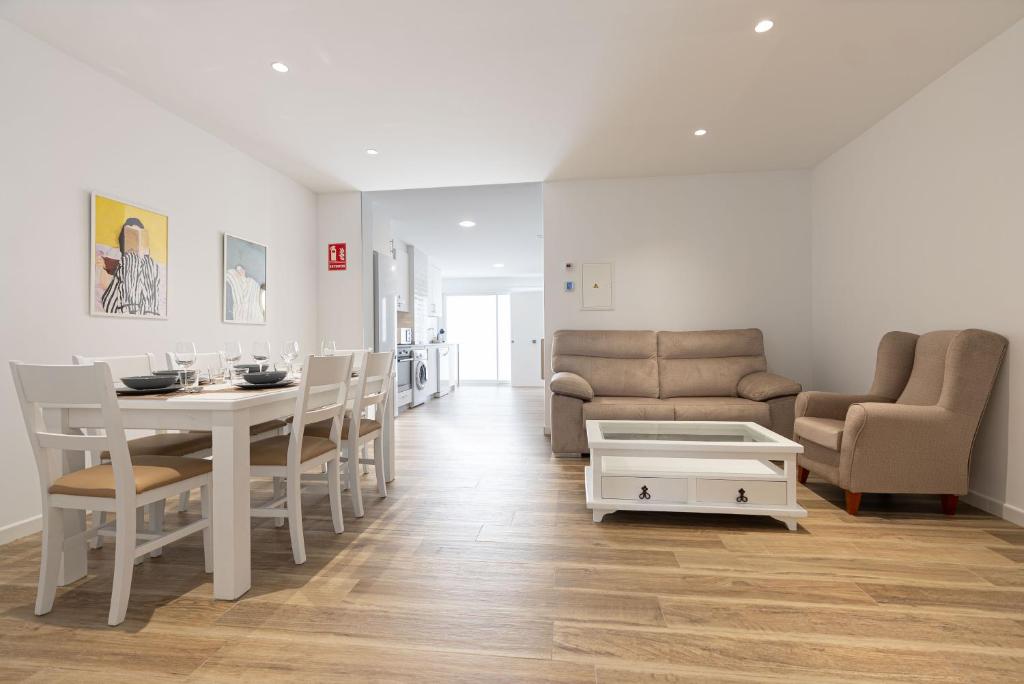 SOLGUEST Aparthotel Estepona - 2