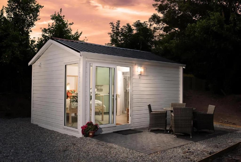 Dunmore East Glamping Cabins, Dunmore East