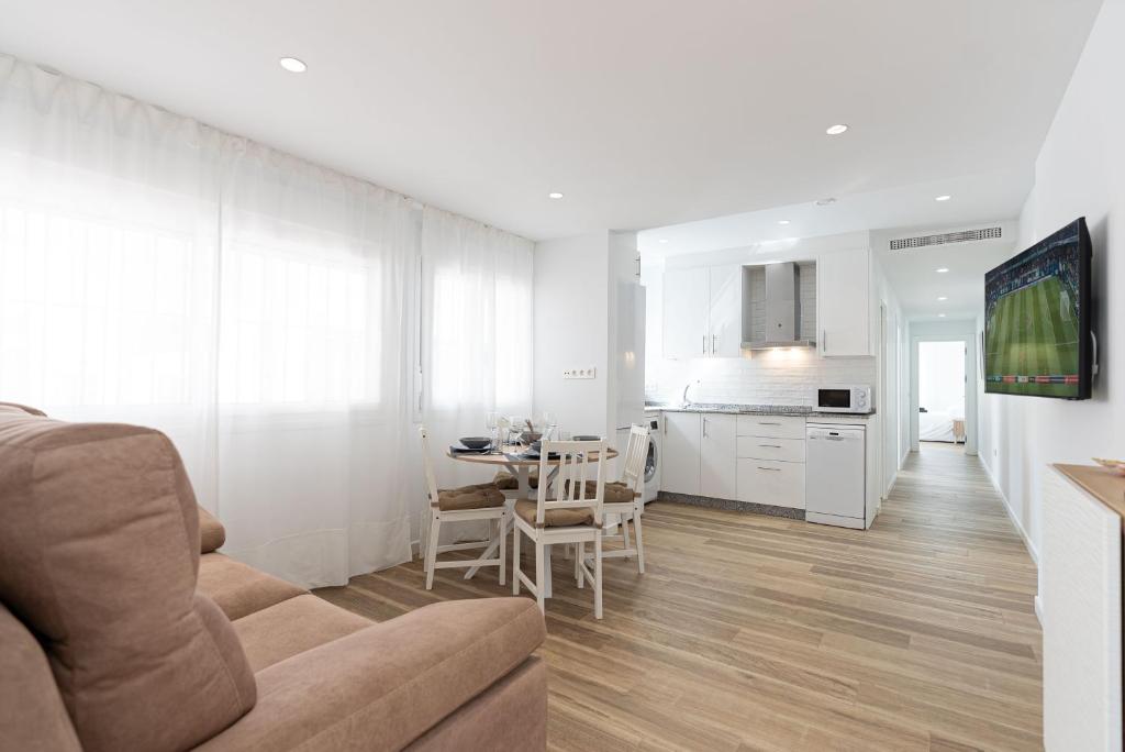 SOLGUEST Aparthotel Estepona - 1