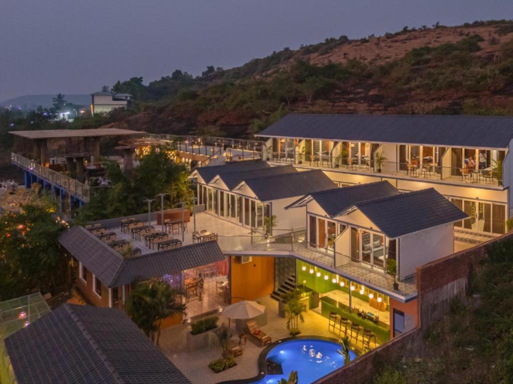 The Hosteller Goa, Mandrem, Mandrem