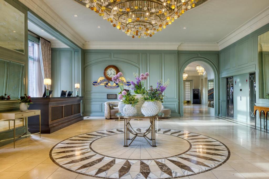 ザ・カレドニアン・エディンバラ、キュリオ・コレクションbyヒルトン (The Caledonian Edinburgh, Curio Collection by Hilton) フロント・ロビー