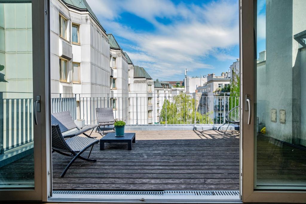Panorama Rooftop Terrace I 3 min to Mariahilferstraße, Wien