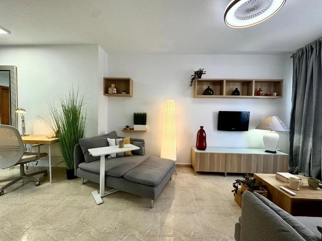 Velero, Playa de San Juan