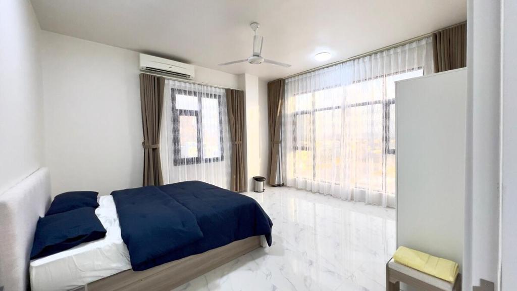 Alhamra Arc, Al Hamra