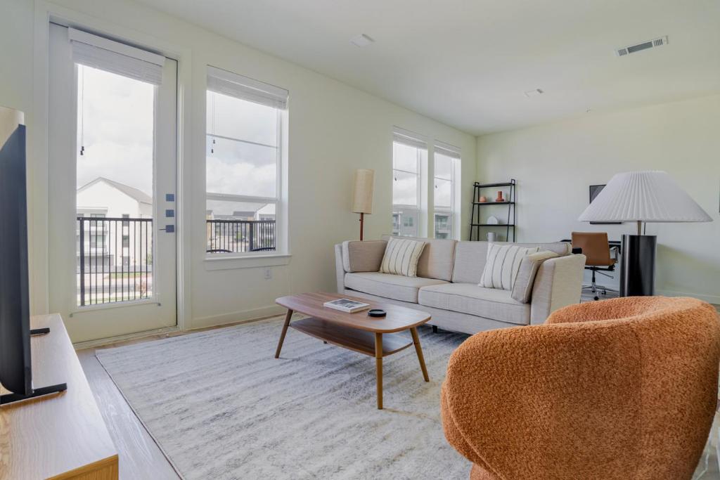 Blueground Round Rock pool nr Chisholm Trail ATX-325, Austin