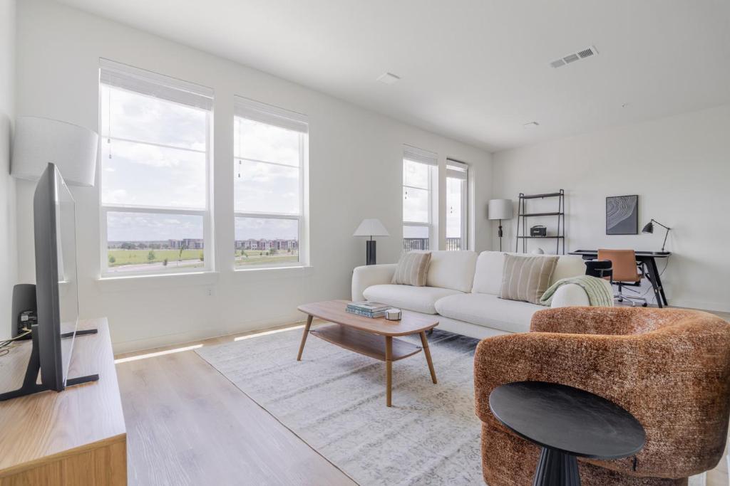 Blueground Round Rock pool nr Chisholm Trail ATX-326, Austin